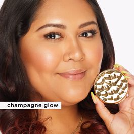 travel-size Amazonian clay shimmering light image number null