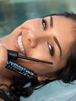 travel-size maneater™ waterproof mascara image number null
