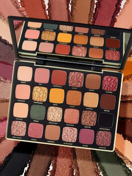 maneater™ after dark eyeshadow palette image number null