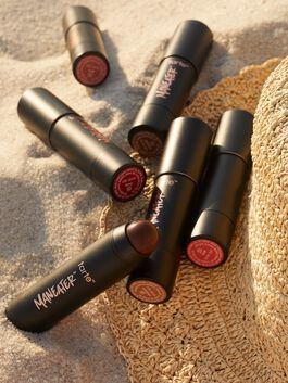 maneater™ silk stick squad image number null