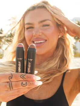 maneater™ silk stick squad image number null