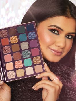 maneater™ nightfall eyeshadow palette 3 piece set image number null