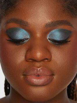 glamazon™ Amazonian clay eyeshadow palette image number null