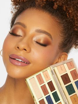 glamazon™ Amazonian clay eyeshadow palette image number null