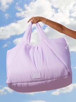 tarte™ puffy weekender tote bag image number null