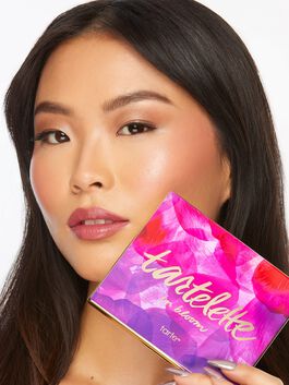tartelette™ in bloom Amazonian clay palette image number null